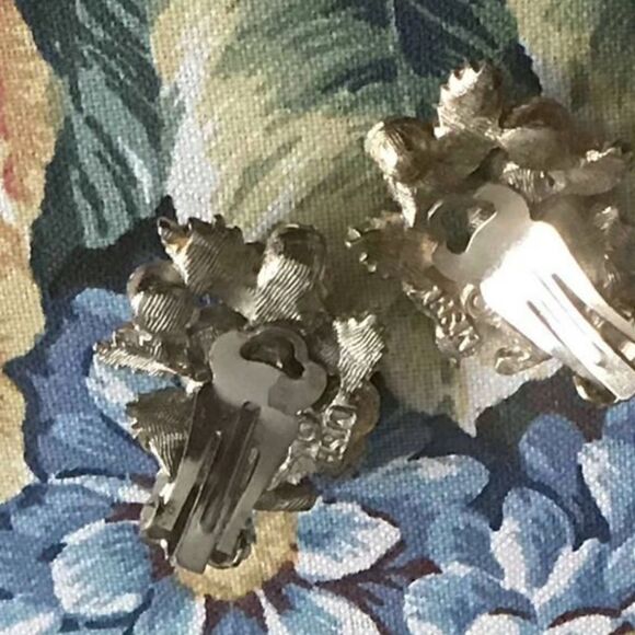 LIGHT BLUE AB CRYSTAL AND SILVER CLIP-ON EARRINGS - Picture 4 of 5